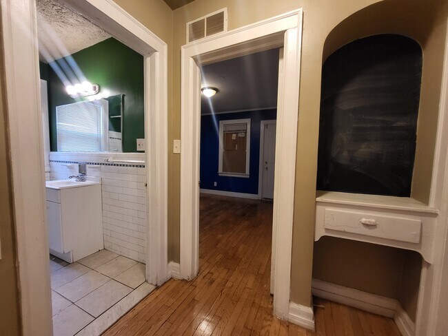 Building Photo - Washburn