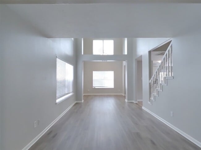 Building Photo - 14907 Englebrook Dr