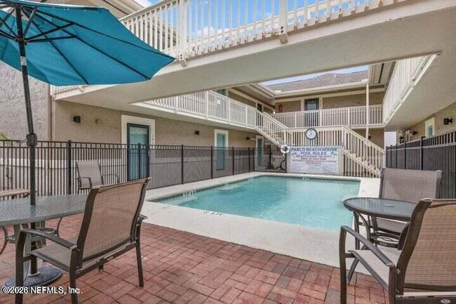 Building Photo - 222 14th Ave N