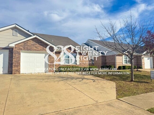 Building Photo - ADORABLE East Norman 3 Bed/2 Bath Duplex Available NOW in Eastridge!