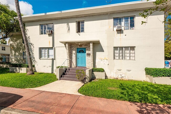 Building Photo - 8340 Crespi Blvd