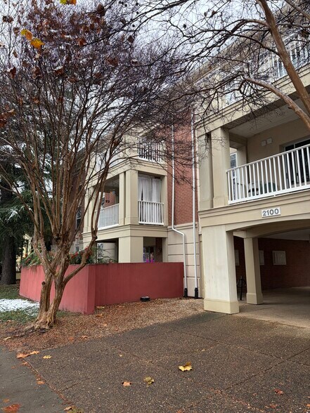 Building Photo - 2100 Grove Ave