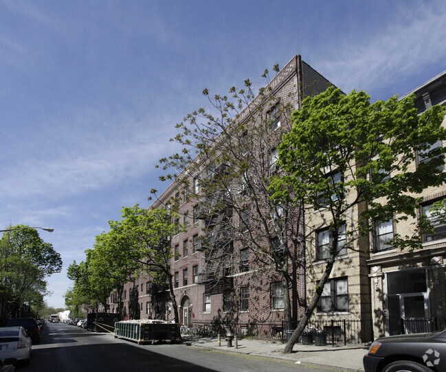 Primary Photo - 1625 PUTNAM AVE