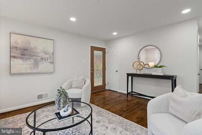 Building Photo - 2711 Groveton St