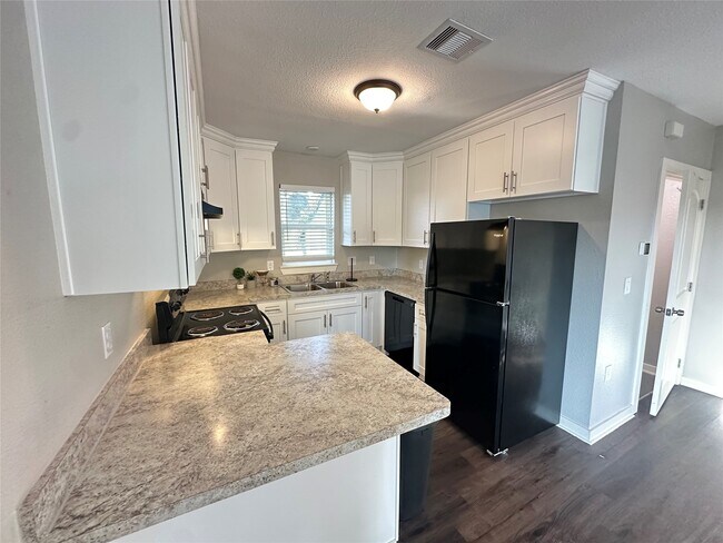 Building Photo - 1304 Ave N Ursuline St