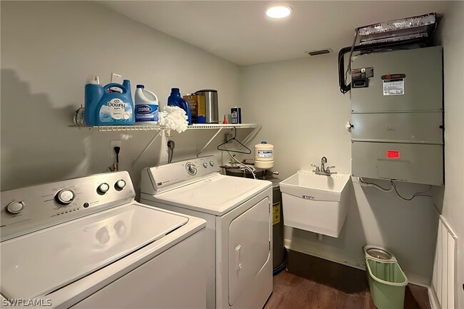 Building Photo - 15171 Cedarwood Ln