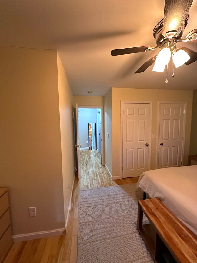 Building Photo - 39 River Village Dr