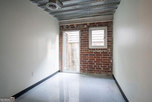 Building Photo - 15 Burbank Dr NW