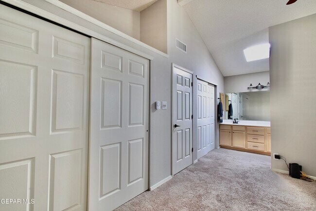 Building Photo - 12229 Kingsgate Ct