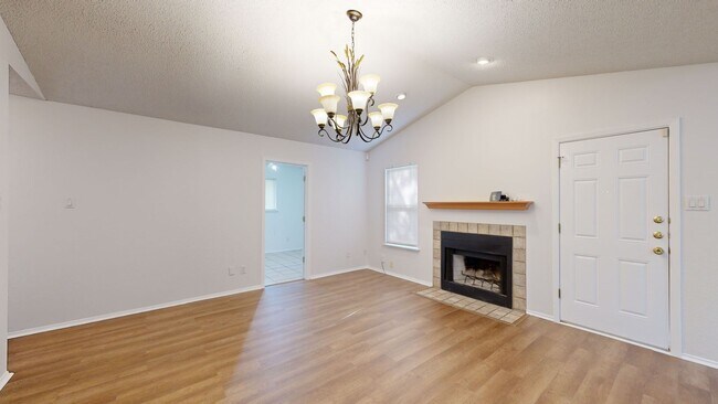 Building Photo - 2208 Cooke Dr