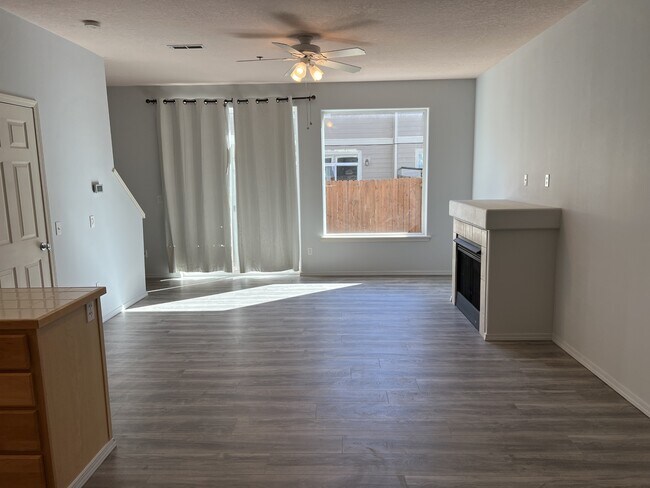 Building Photo - 8662 NE Trafalgar Ln