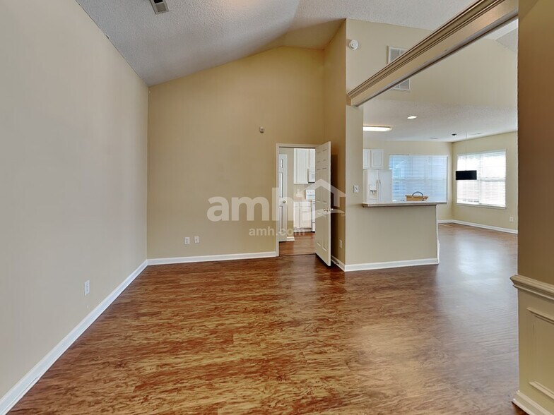 Building Photo - 6604 Conifer Cir