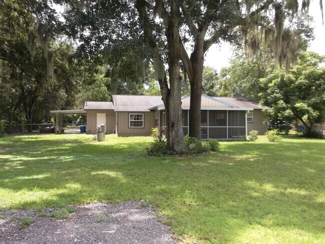Building Photo - 740 Knowles Rd