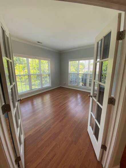Building Photo - 10102 Glenburn Ln