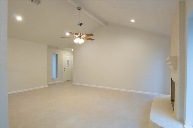 Building Photo - 13111 Campos Dr