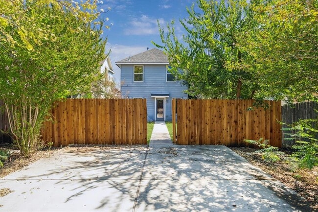 Building Photo - 4512 Senda Ln