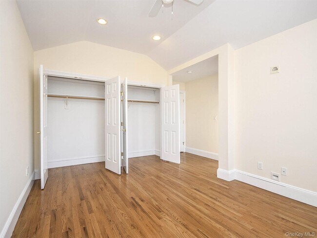 Building Photo - 24B Sintsink Dr W