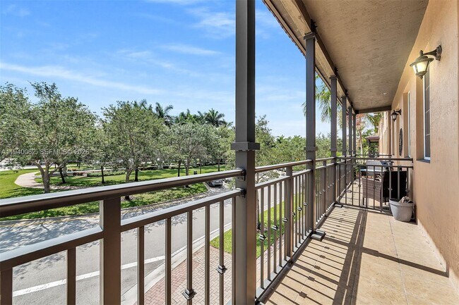 Building Photo - 908 SW 147th Ave