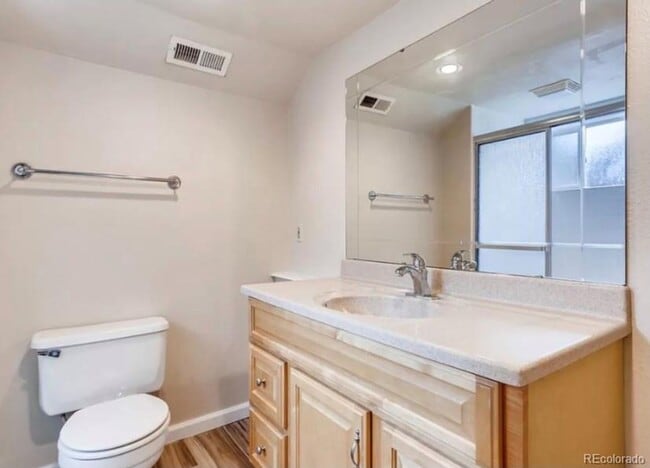 Building Photo - Long Realty & Property Management - 5 Bedr...
