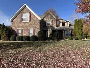 Building Photo - Stunning 6 Bedroom home in South Charlotte...