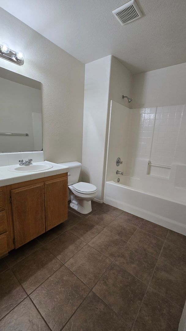 Building Photo - 8105 Pebble Cove Ct