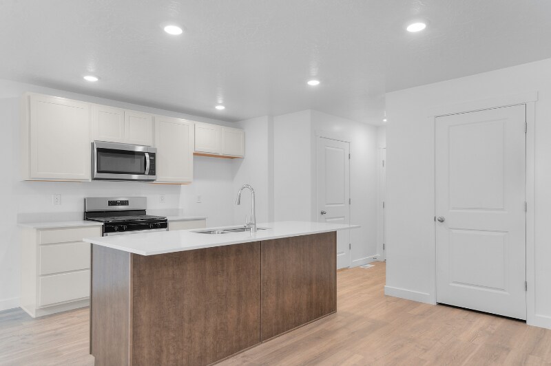 Building Photo - 1538 720 N