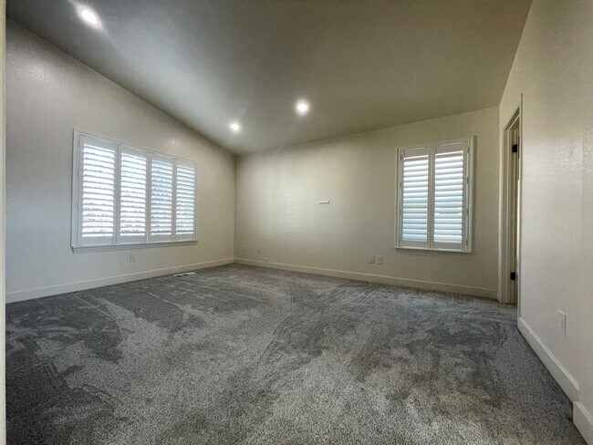 Building Photo - Fremont: Updated 4 Bedroom, 3 Bathroom, 2 Car Garage