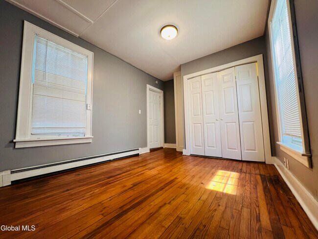 Building Photo - 57 S Main Ave