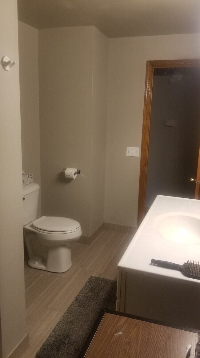 Building Photo - 1040 Cedar St