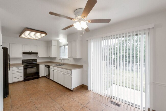 Building Photo - 2237 Karalee Way