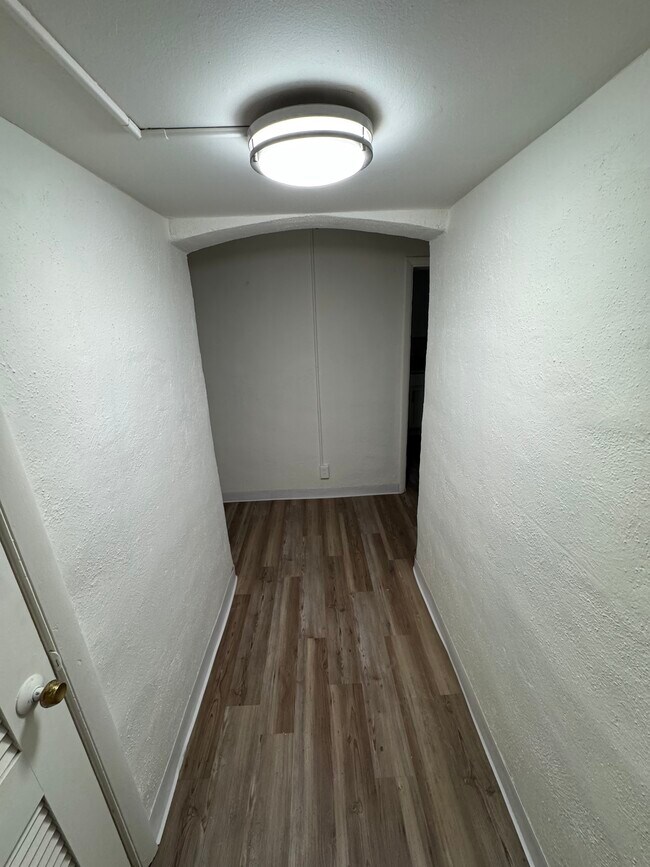 Building Photo - 3612 Ingersoll Ave