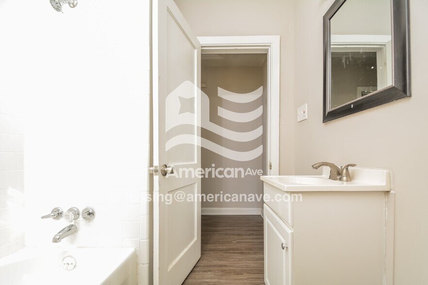 Building Photo - 5209 Catalpa Rd