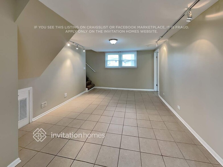 Building Photo - 14723 Menard Ave