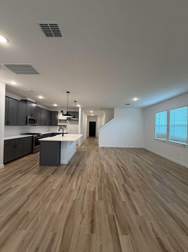 Building Photo - 8407 Tranquil Bay Ct