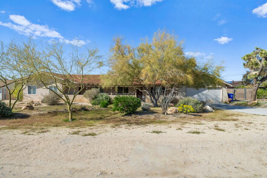 Building Photo - 58328 Bonanza Dr