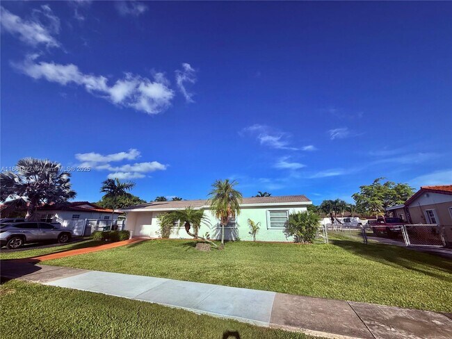 Building Photo - 2671 SW 118th Ct