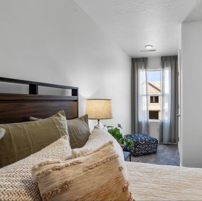 Building Photo - 3-Bedroom Home in Long Valley with Access ...