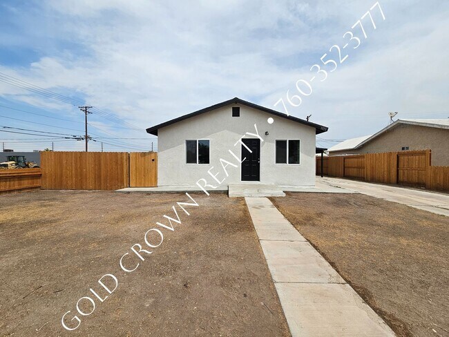 Building Photo - 1070 W Euclid Ave