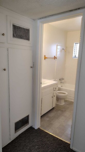 Building Photo - 1015 L St