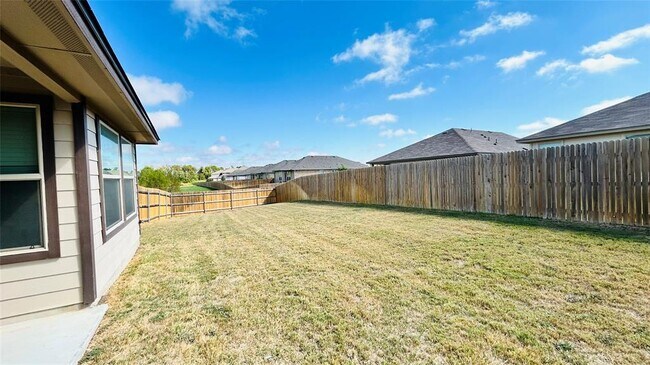 Building Photo - 180 Onna St