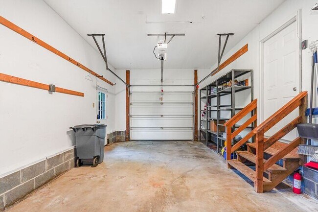 Building Photo - 94 Cleremont Dr