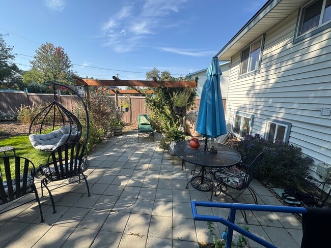 Building Photo - 4120 E Congress Ave