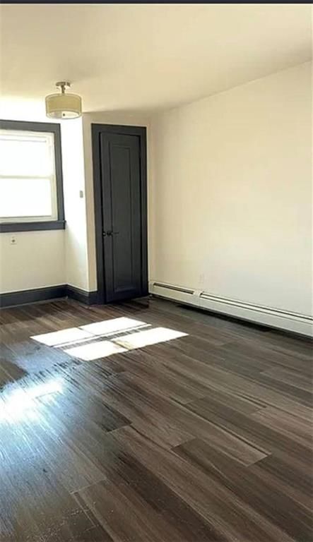 Building Photo - 902 Main Ave