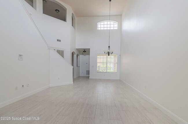 Building Photo - 3701 Titanic Cir