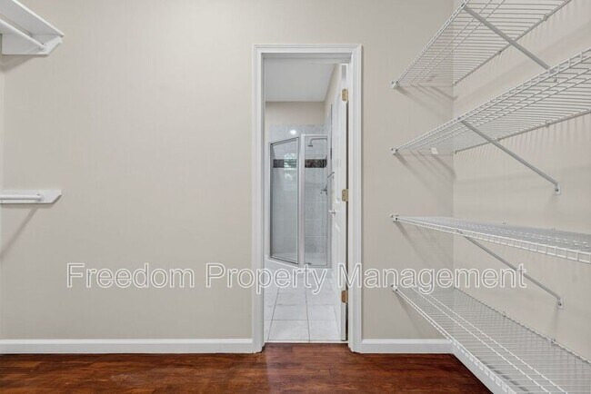 Building Photo - 8513 Thomas Dr