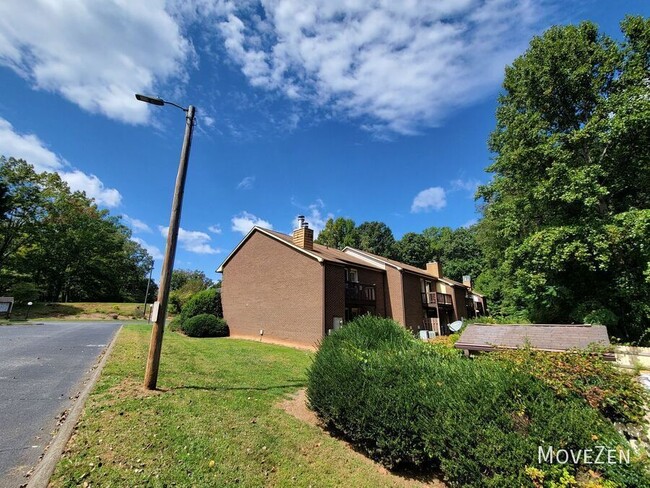 Building Photo - 216 Ridge Forest Ct