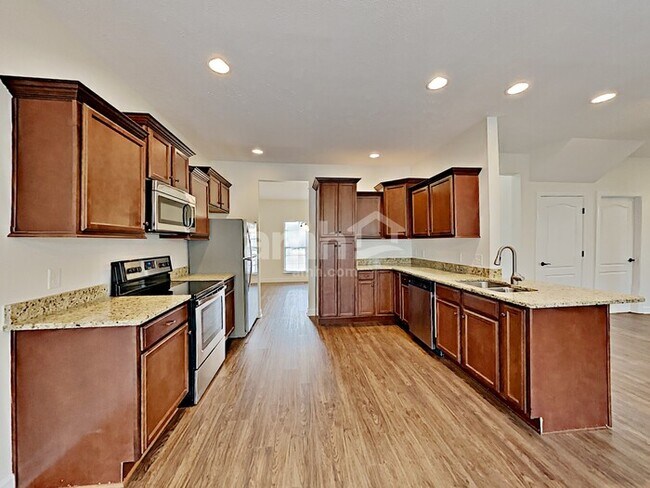 Building Photo - 6457 Sunnywood Dr