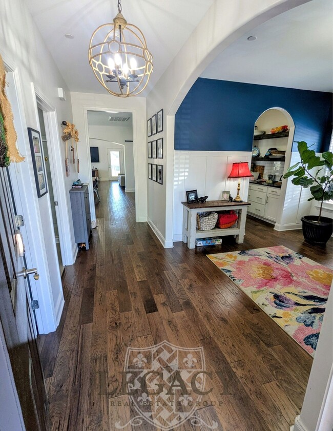 Building Photo - 6150 Christmas Dr