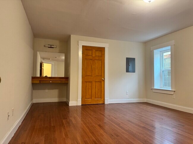 Building Photo - 15 Hamilton St