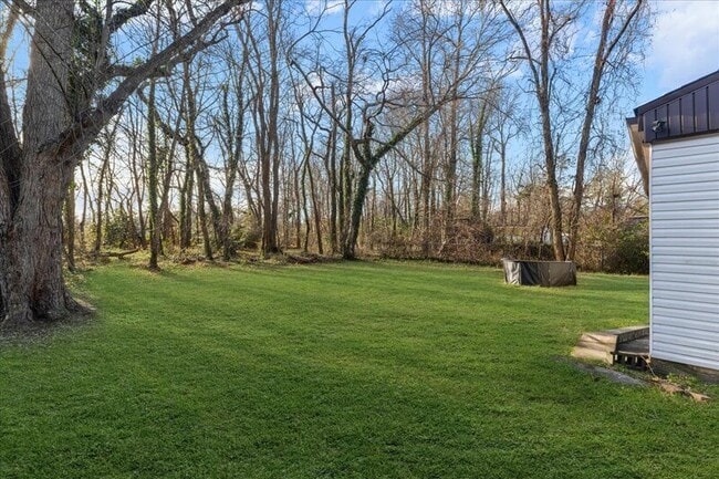 Building Photo - 28 Crescent Dr